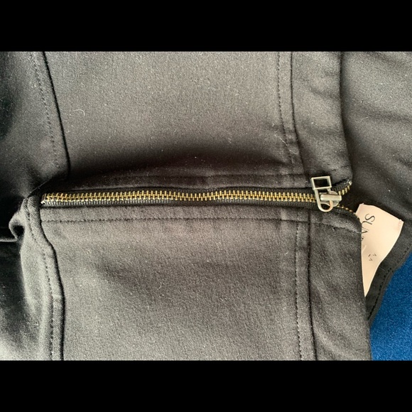 Black mini skirt Aritzia - Picture 3 of 4